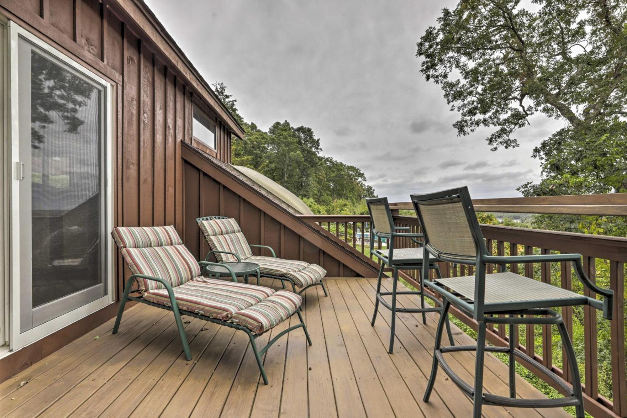 Private Guest House With Deck And Spectacular Views! Ънкасвил Екстериор снимка