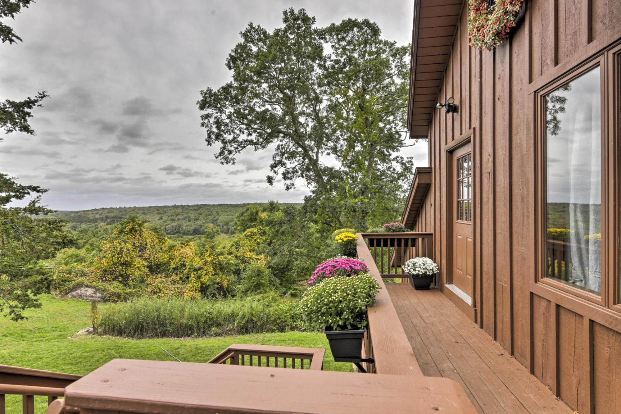 Private Guest House With Deck And Spectacular Views! Ънкасвил Екстериор снимка